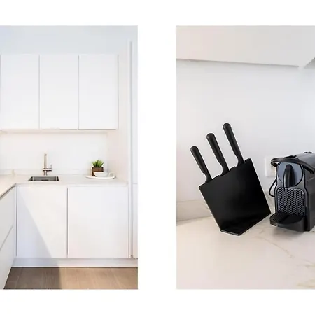 Stylish Duplex For 8 In Apartman