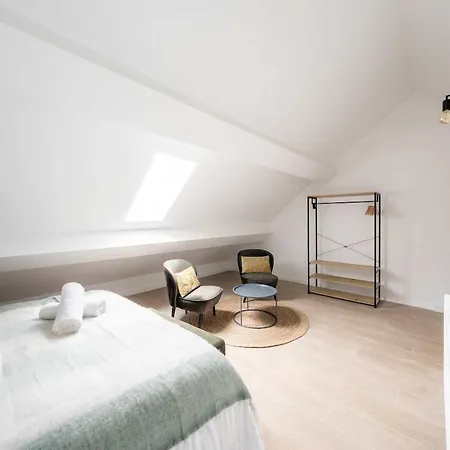 Apartment Stylish Duplex For 8 In Antwerp