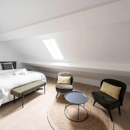 Apartment Stylish Duplex For 8 In