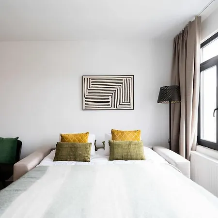 Stylish Duplex For 8 In Apartment *