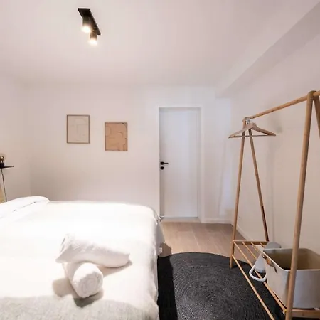 Apartment Stylish Duplex For 8 In *