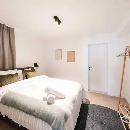 Apartment Stylish Duplex For 8 In Antwerp