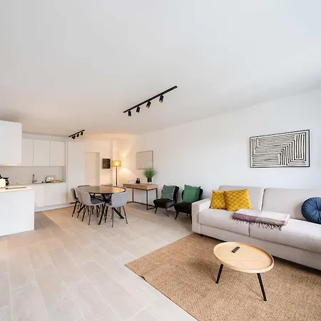 Stylish Duplex For 8 In Apartment *